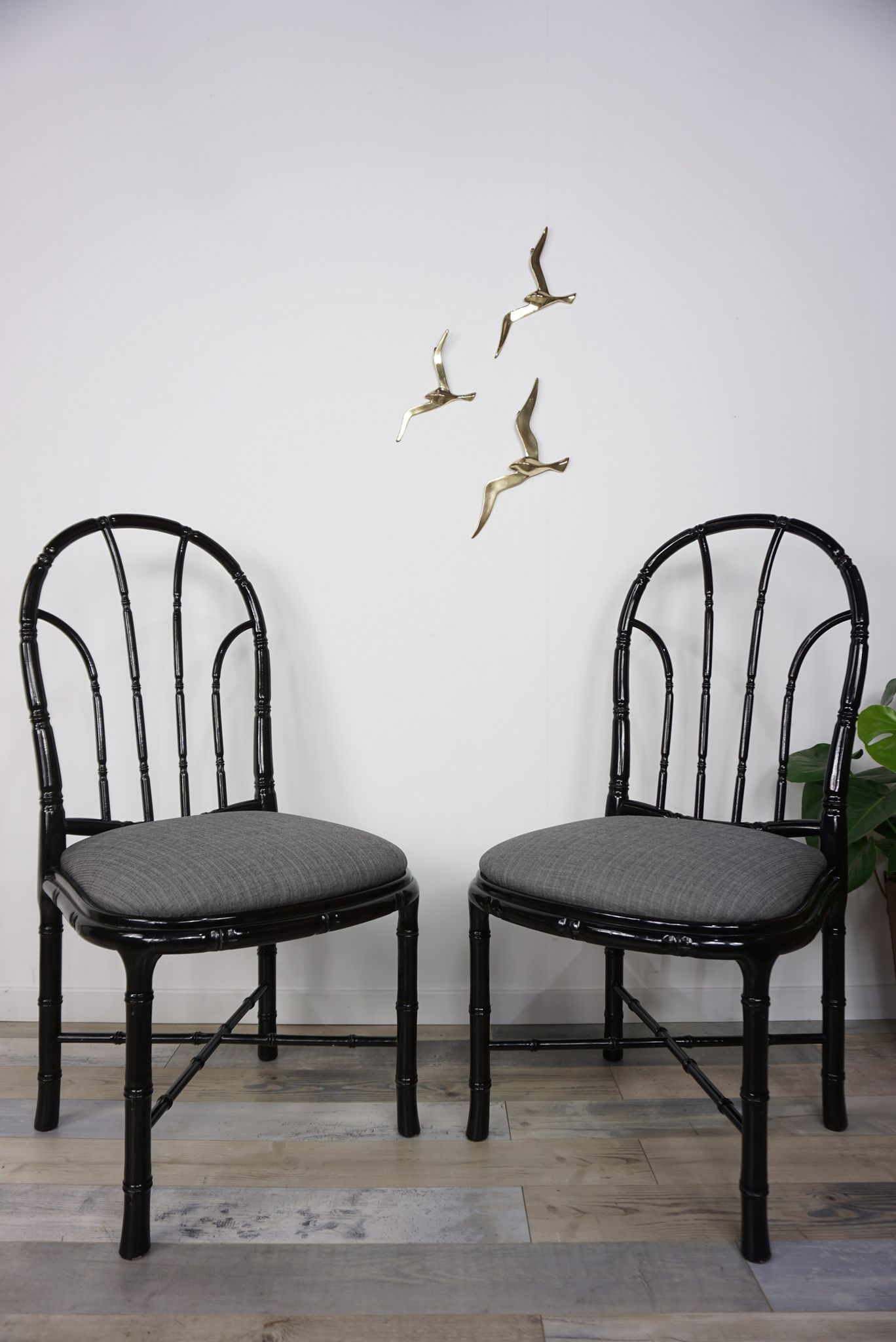 Lot of 4 Italian design chairs 70s - 80s in black laqué wood