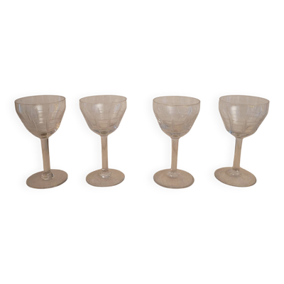 Série de 4 verres à pied en verre ciselé – France 50's