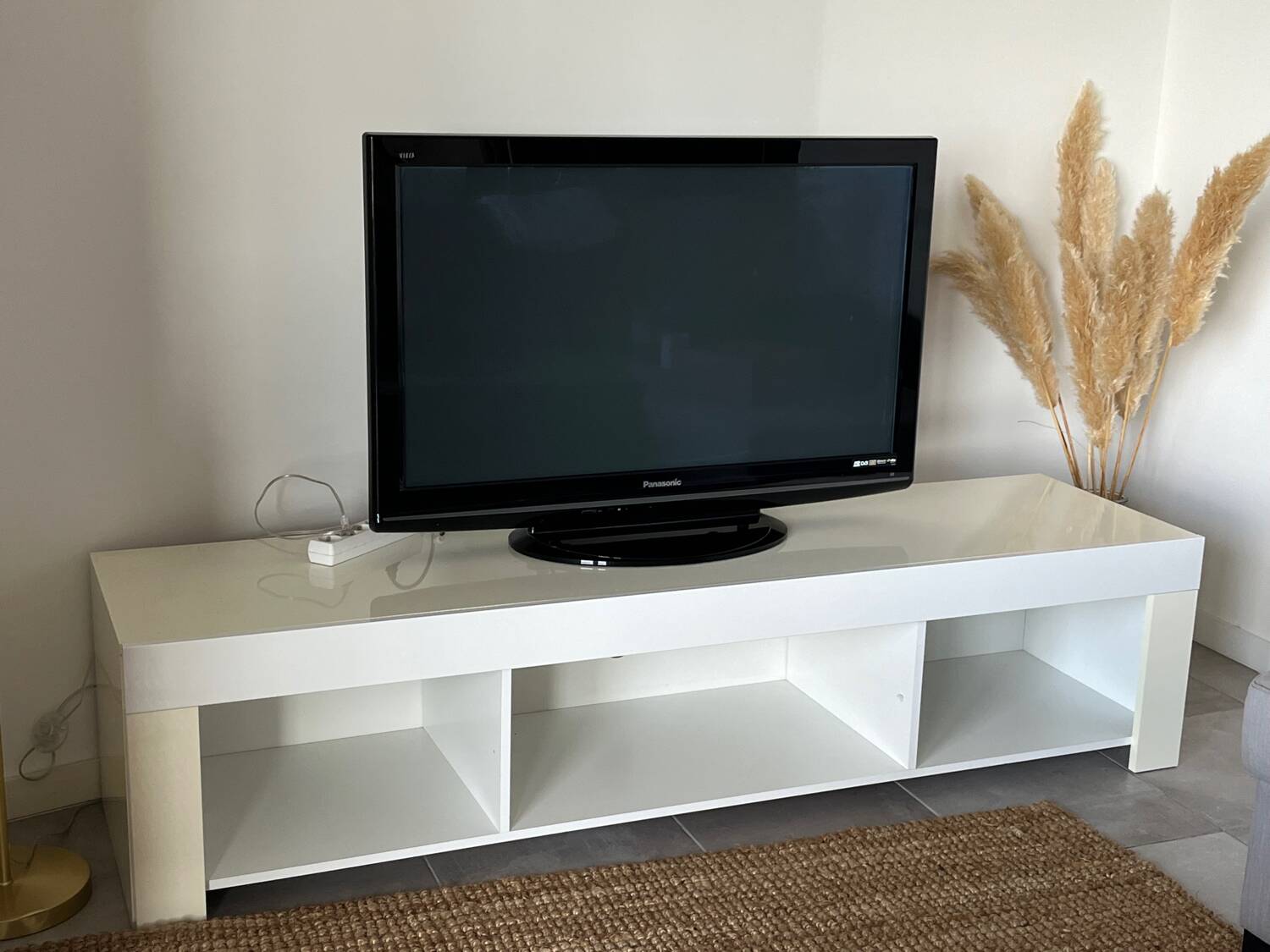 Cream white sideboard from the 80s-90s