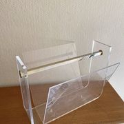 Porte revue vintage en plexiglass par David lange