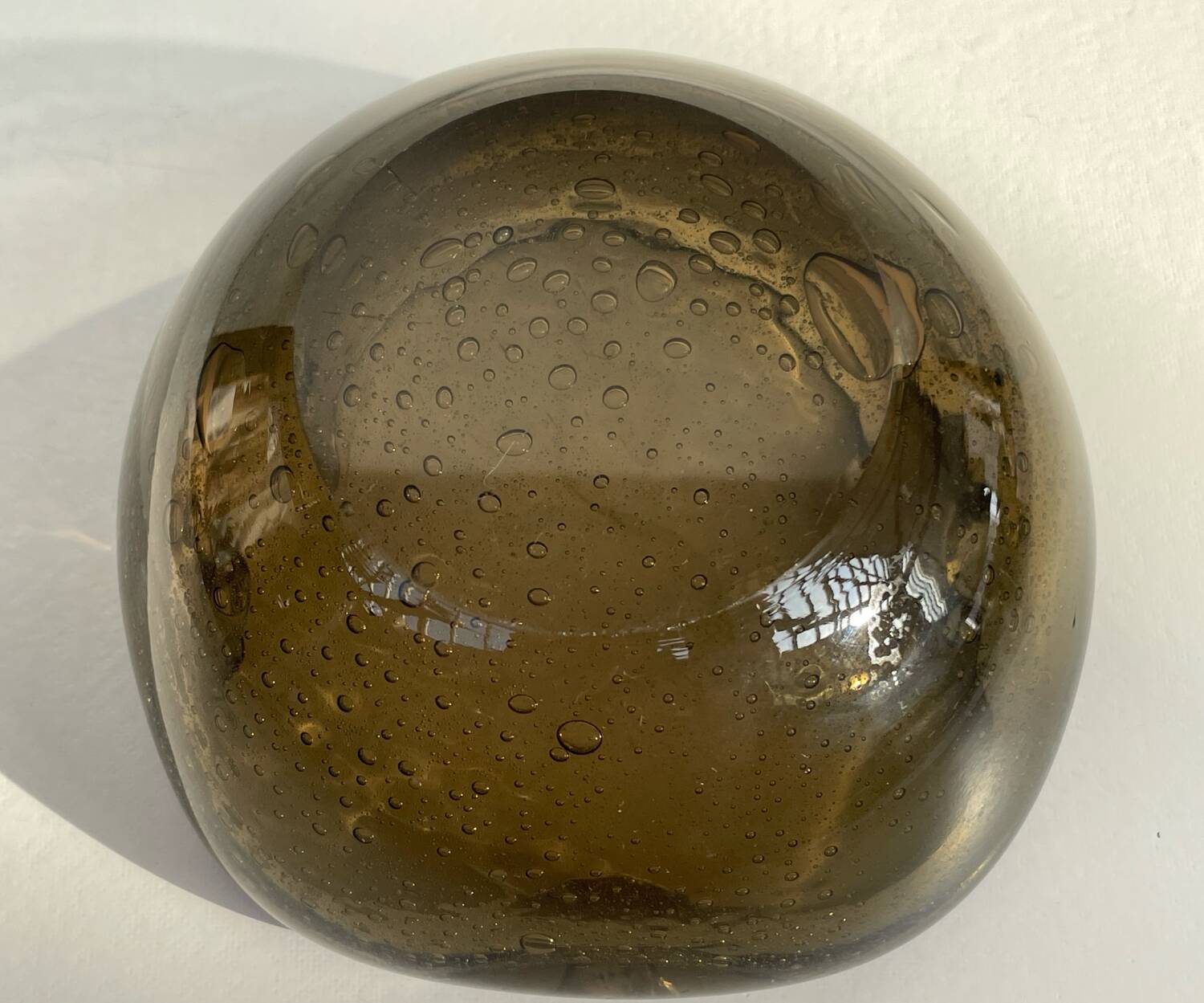 Cendrier en verre bulle ambré – design vintage années 60