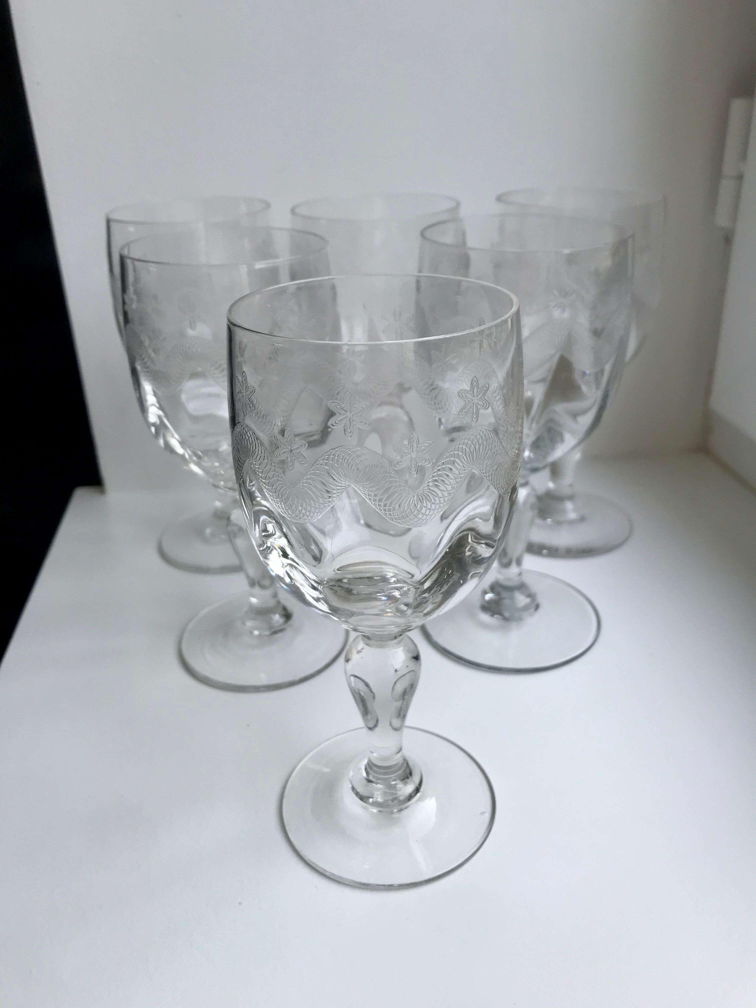 Lot de 6 verres à vin en cristal gravé début xxème