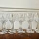 Service de 10 verres à pied en cristal ciselé