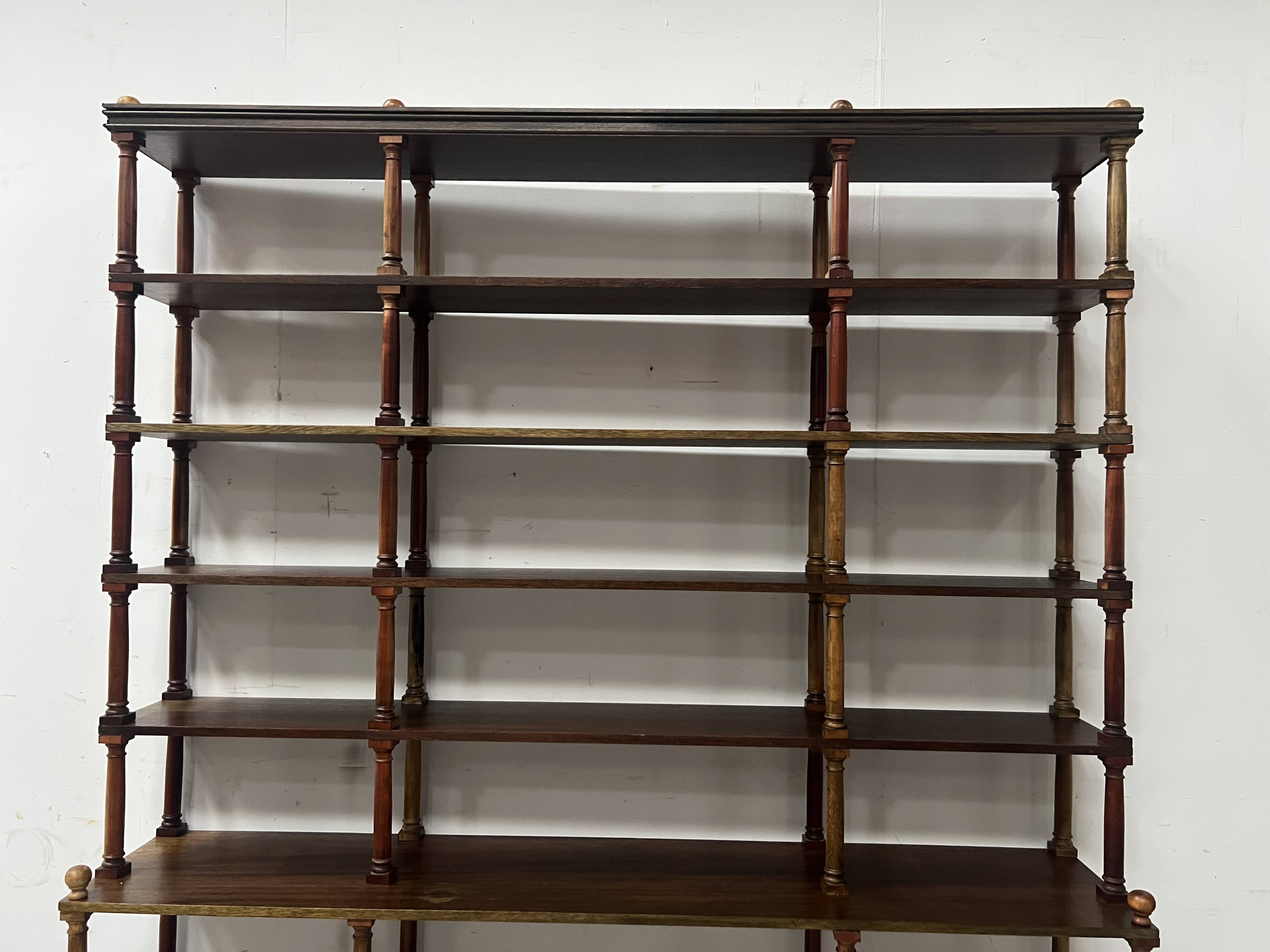 Library with a central wooden recess, 20th century.