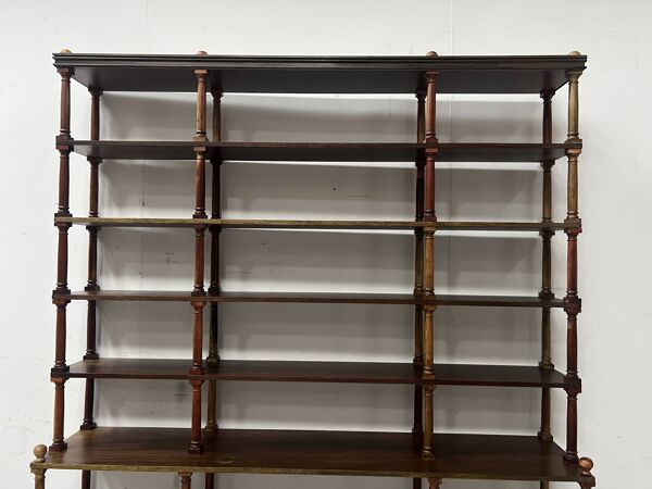 Bibliothèque ouverte a ressaut central en bois naturel  XX siècle