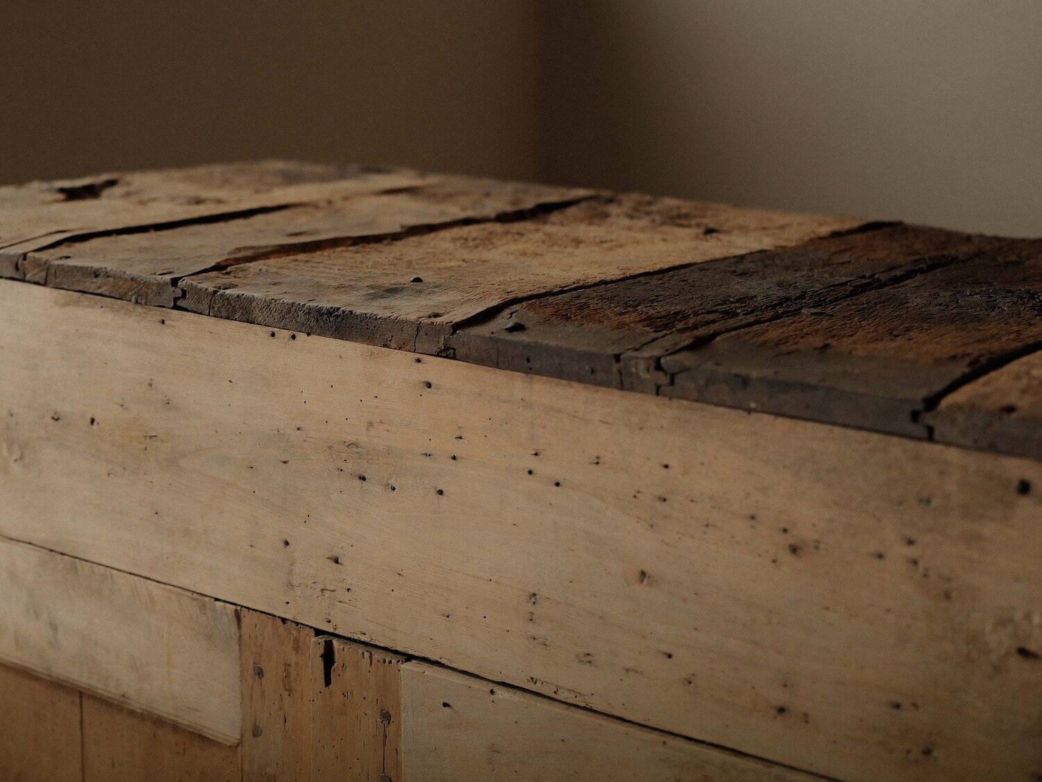 Petit meuble paysan en bois massif, vers 1900