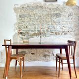 Extendable dining table compass feet