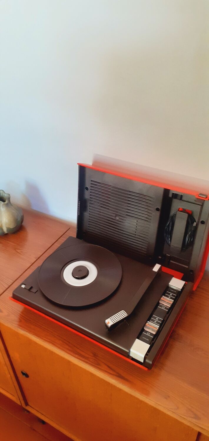 Vintage 60 year Thomson portable record player.