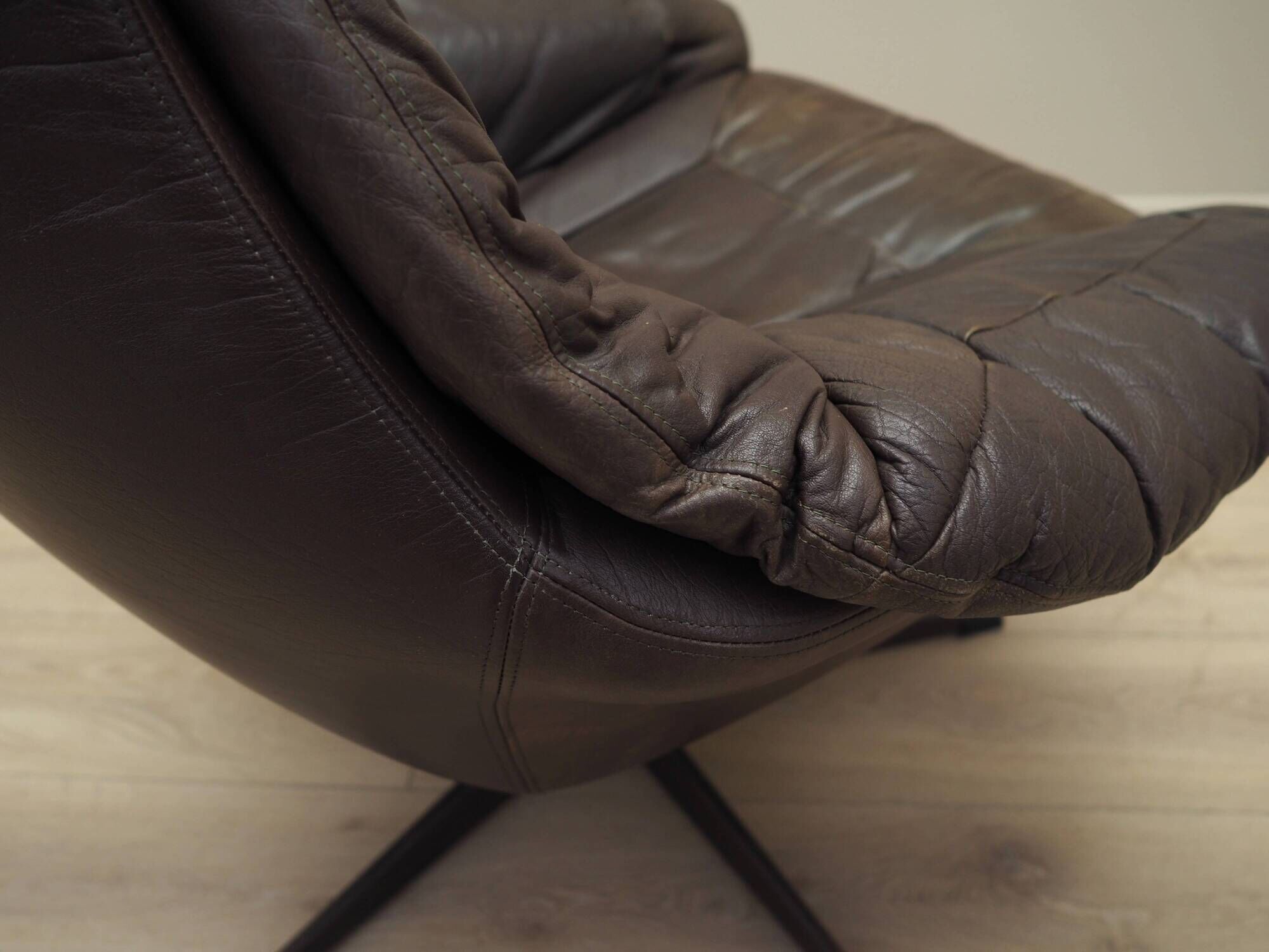 Leather swivel armchair, Danish design, 1960s, designer: H.W. Klein, manufacture: Bramin