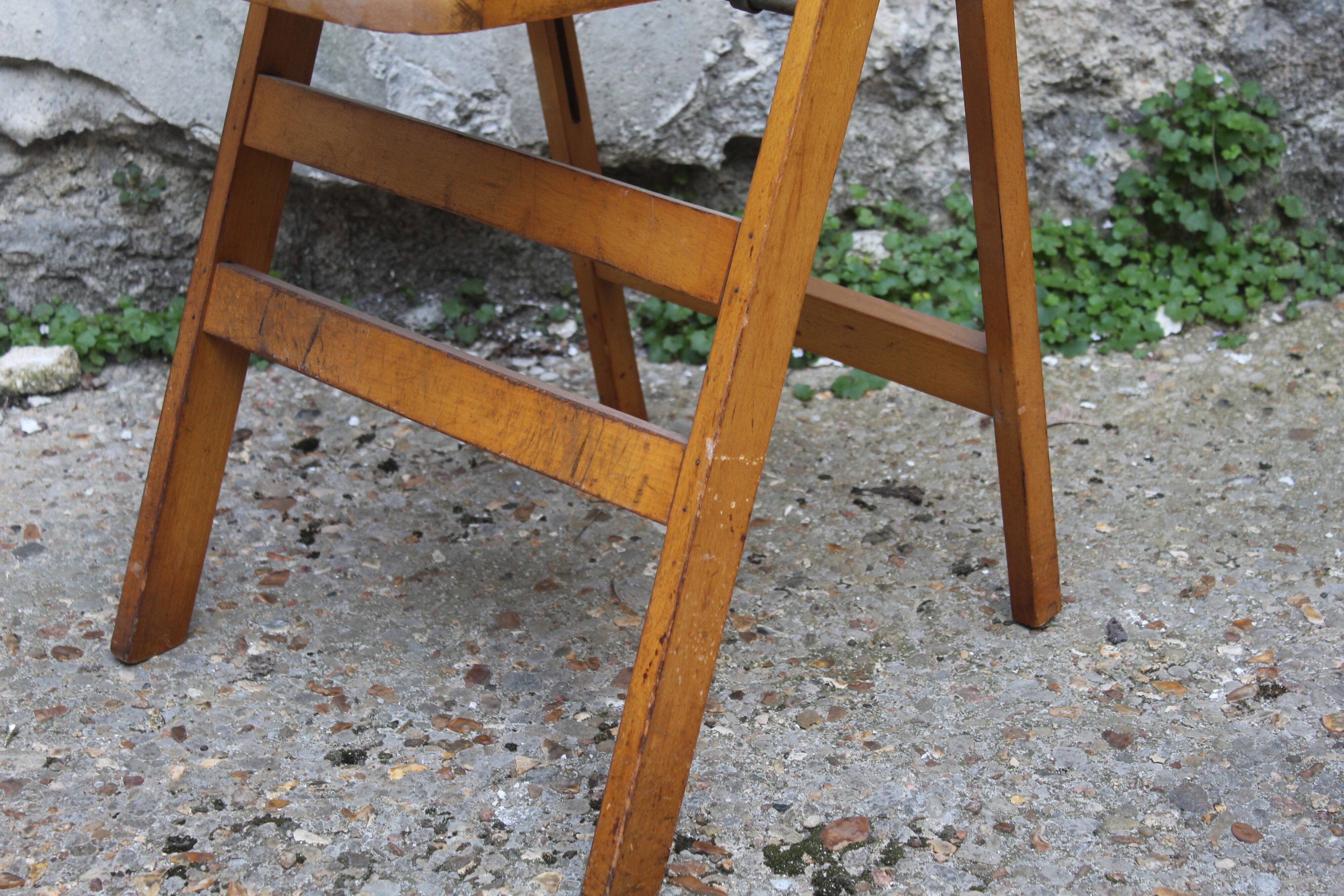 Folding wooden chair