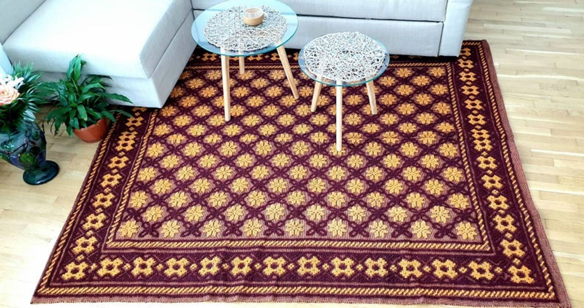 Tapis Roumain en laine tissée à la main