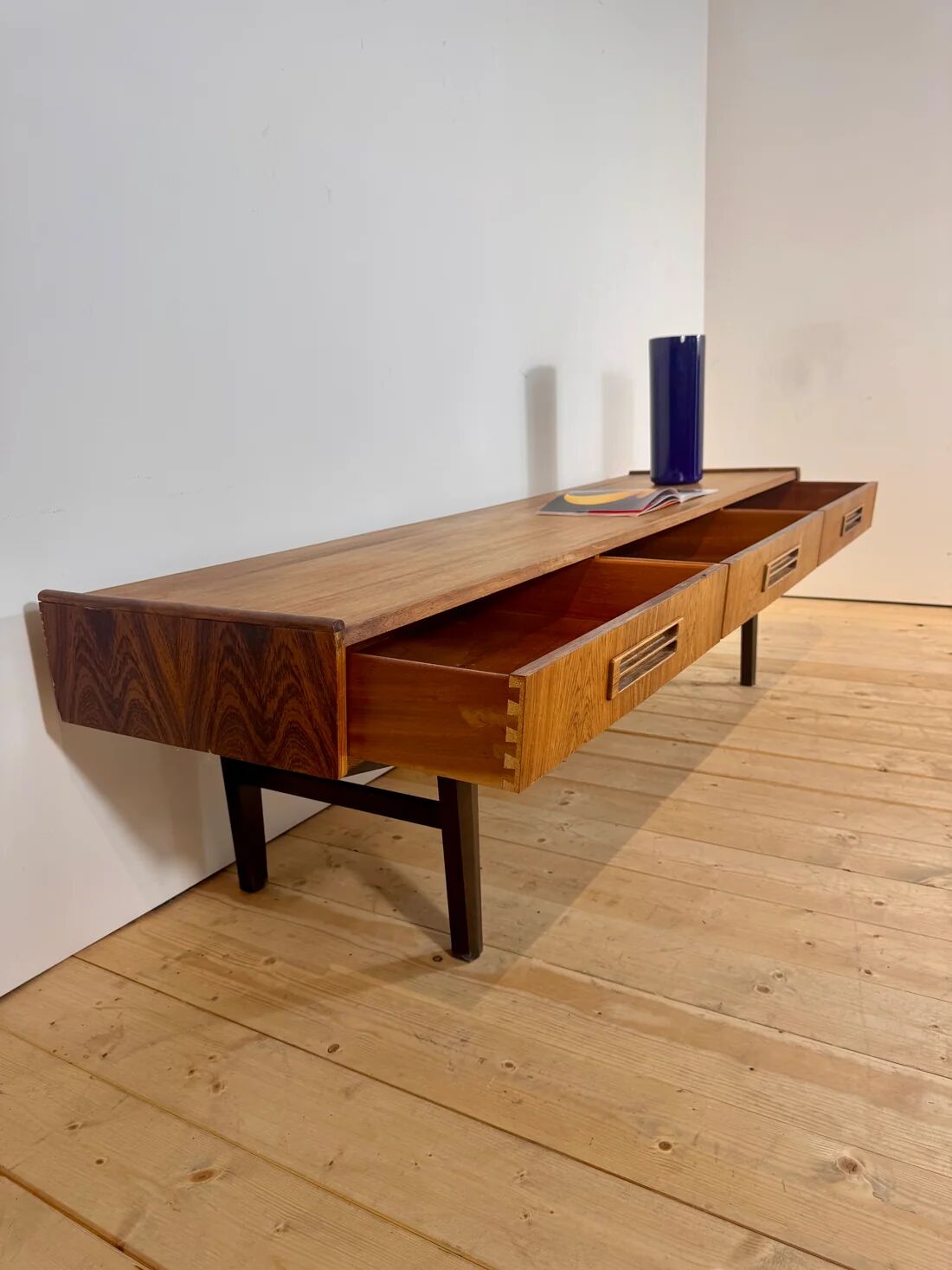Enfilade basse en palissandre, années 1960