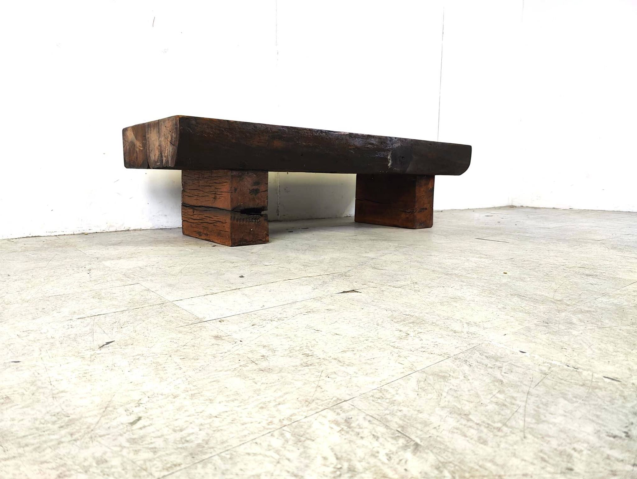 Table basse rectangulaire brutaliste, années 1950