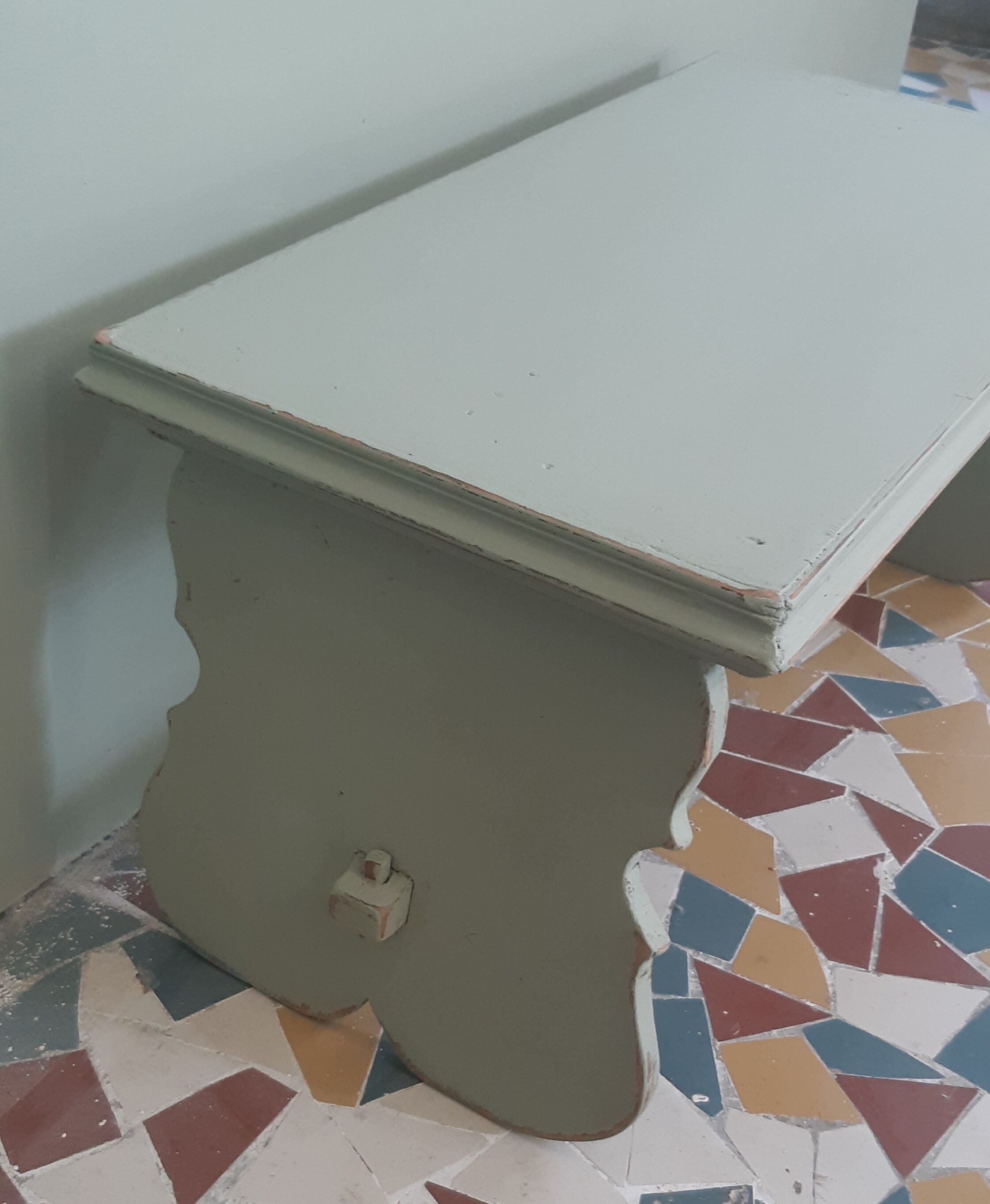 Bench patinated in green