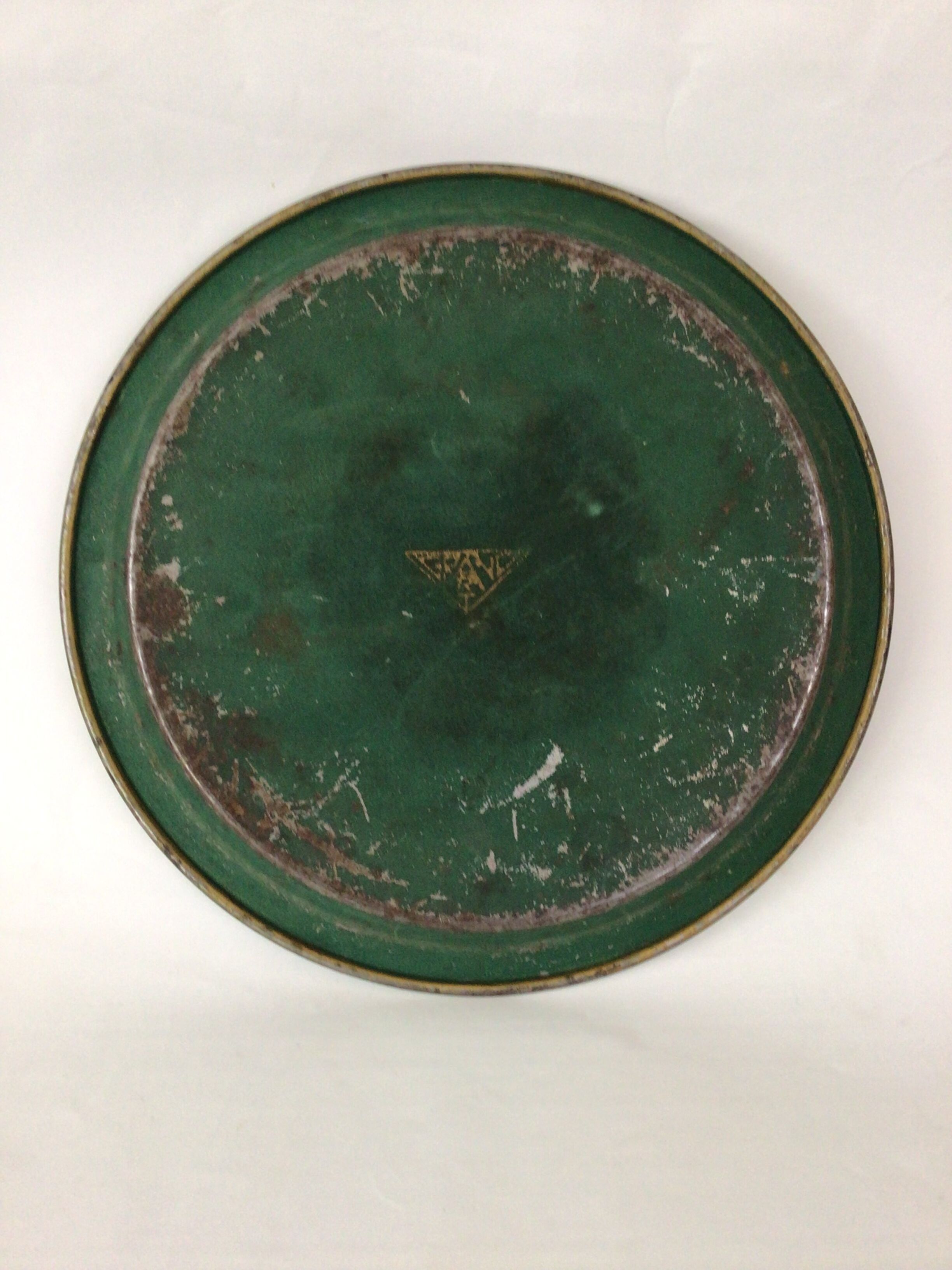 Round painted sheet metal tray