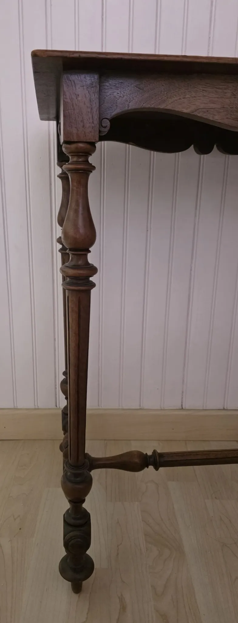 Table volante/ table d'appoint vers fin XIXE