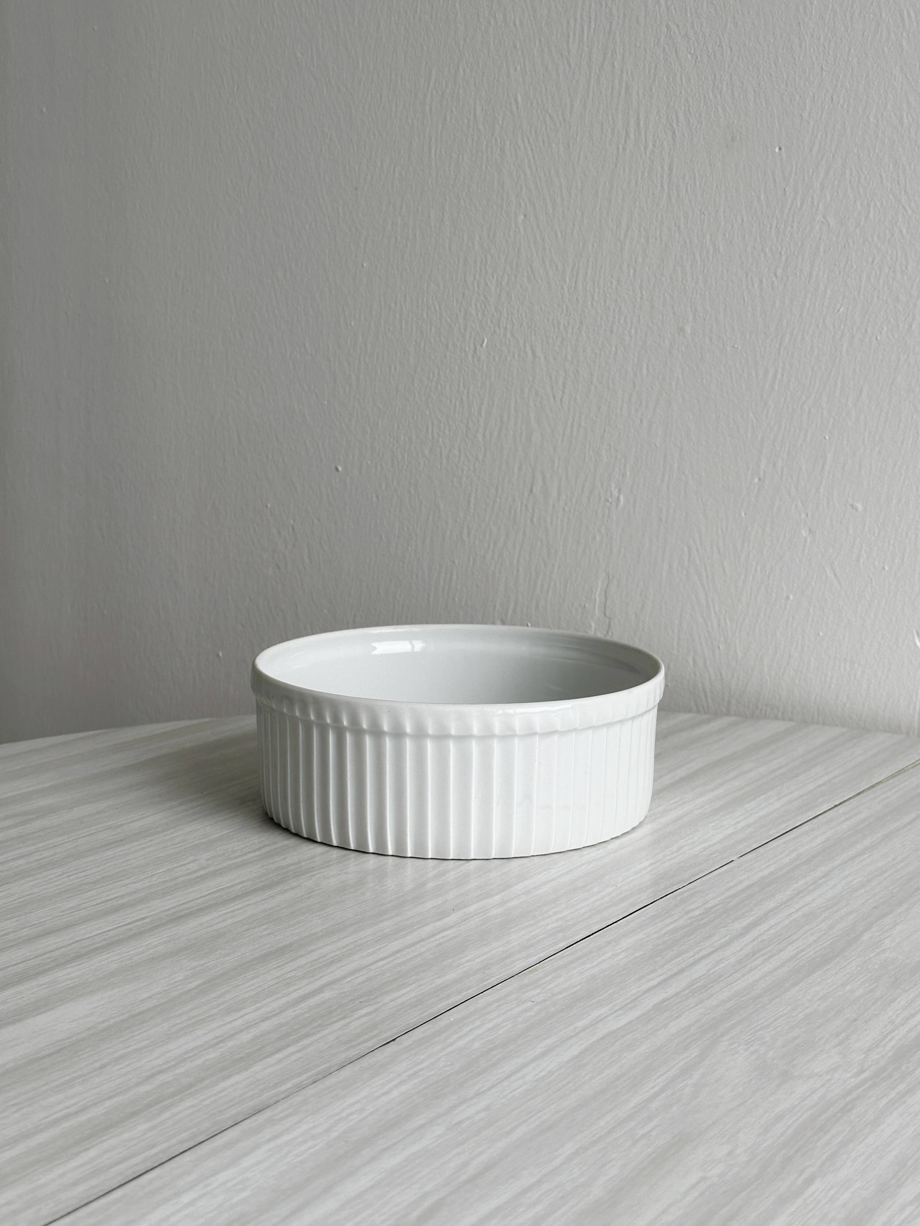 White hollow dish in Pillivuyt porcelain