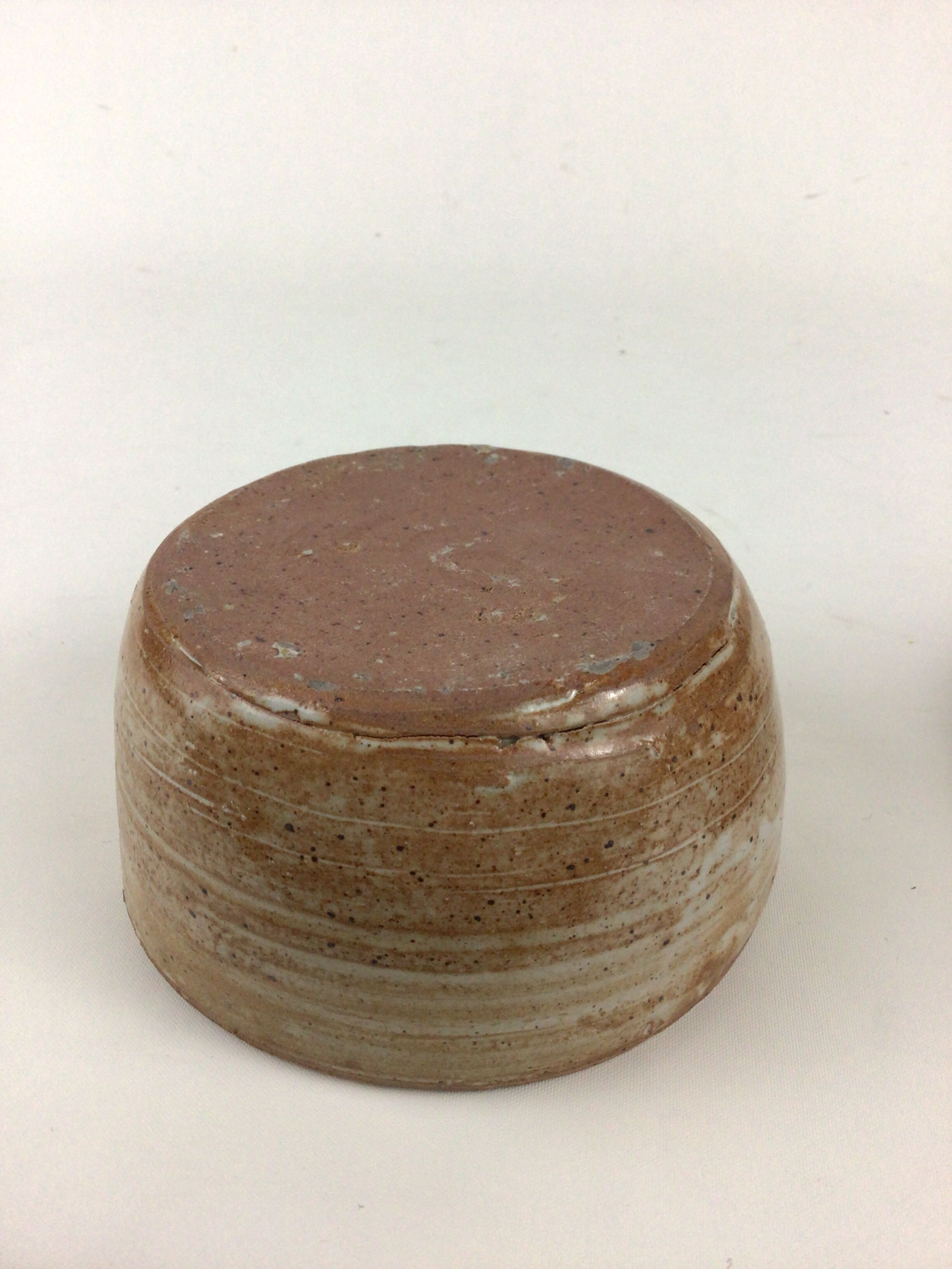 Sandstone salt box / pot of puisaye pierre lion