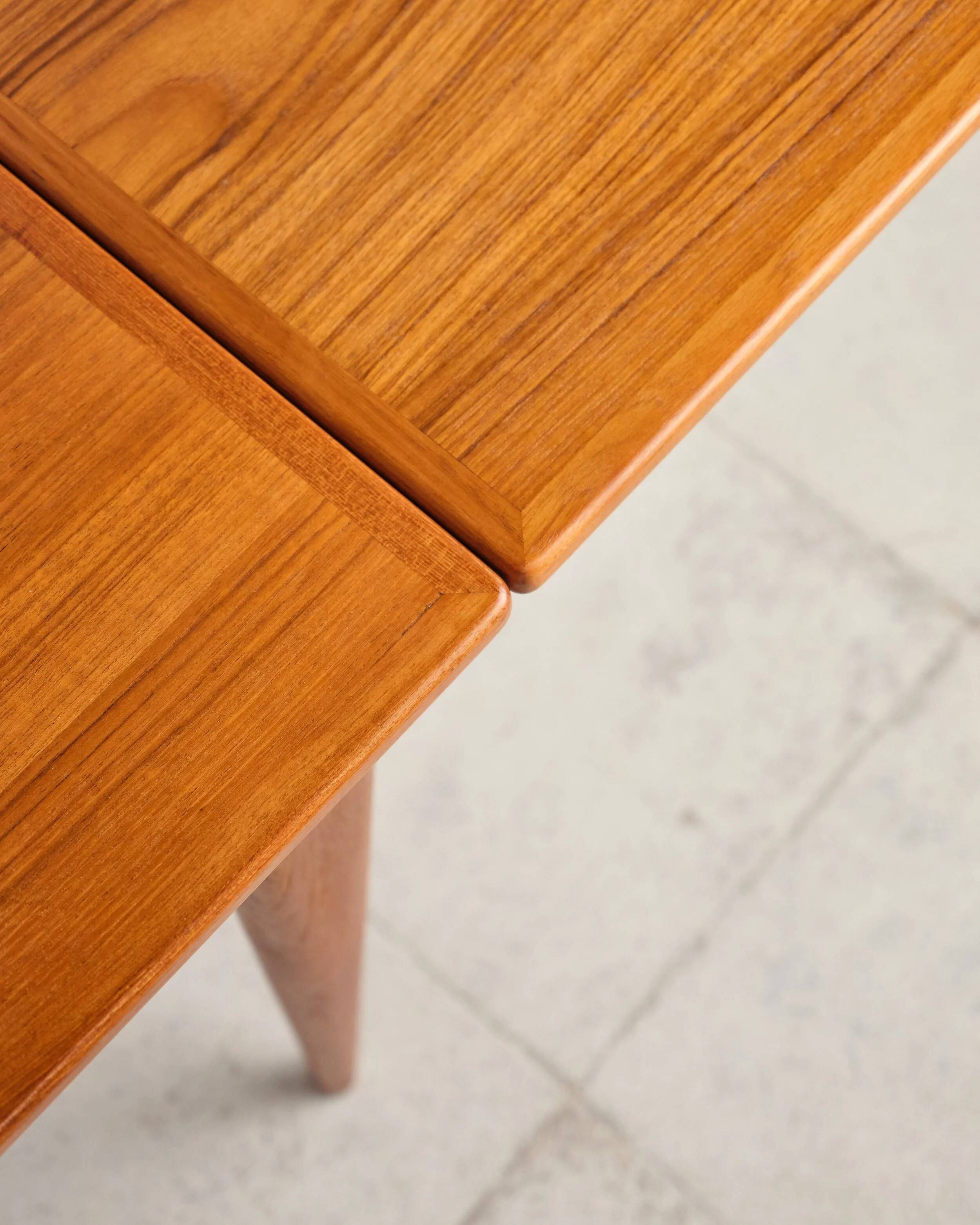 Extendable table model 12 in teak by Niels O. Møller, Denmark, 1960s