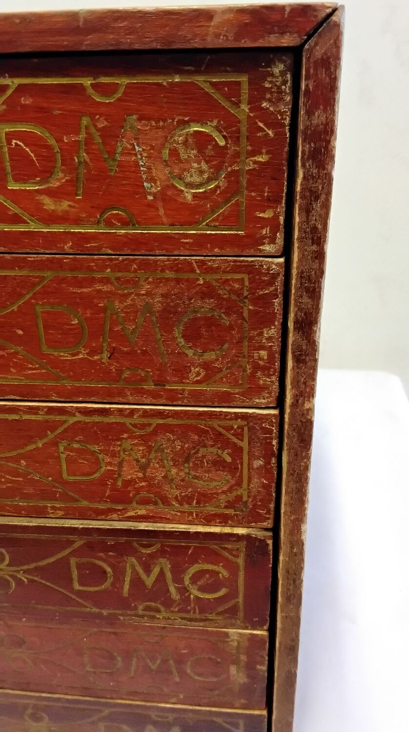 Coffret/ petite commode de mercerie vintage de la marque DMC