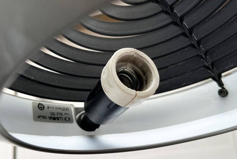 Postmodern Italian floor lamp Elle 55 by Tommaso Cimini for Lumina, 1980s.