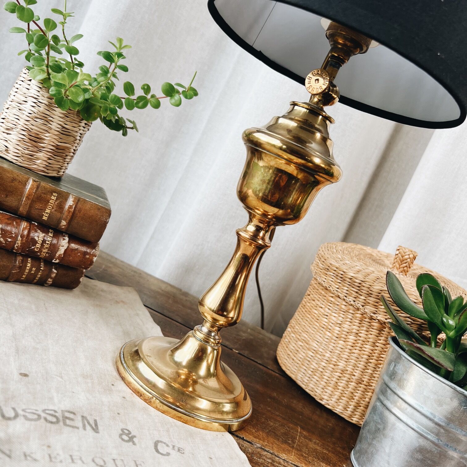Lampe avec pied en laiton “Gardon”
