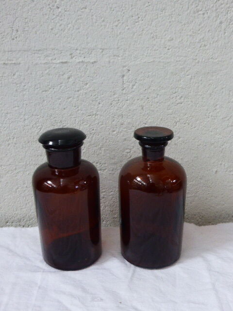 Bottles of pharmacy in amber glass, capacity 1 liter