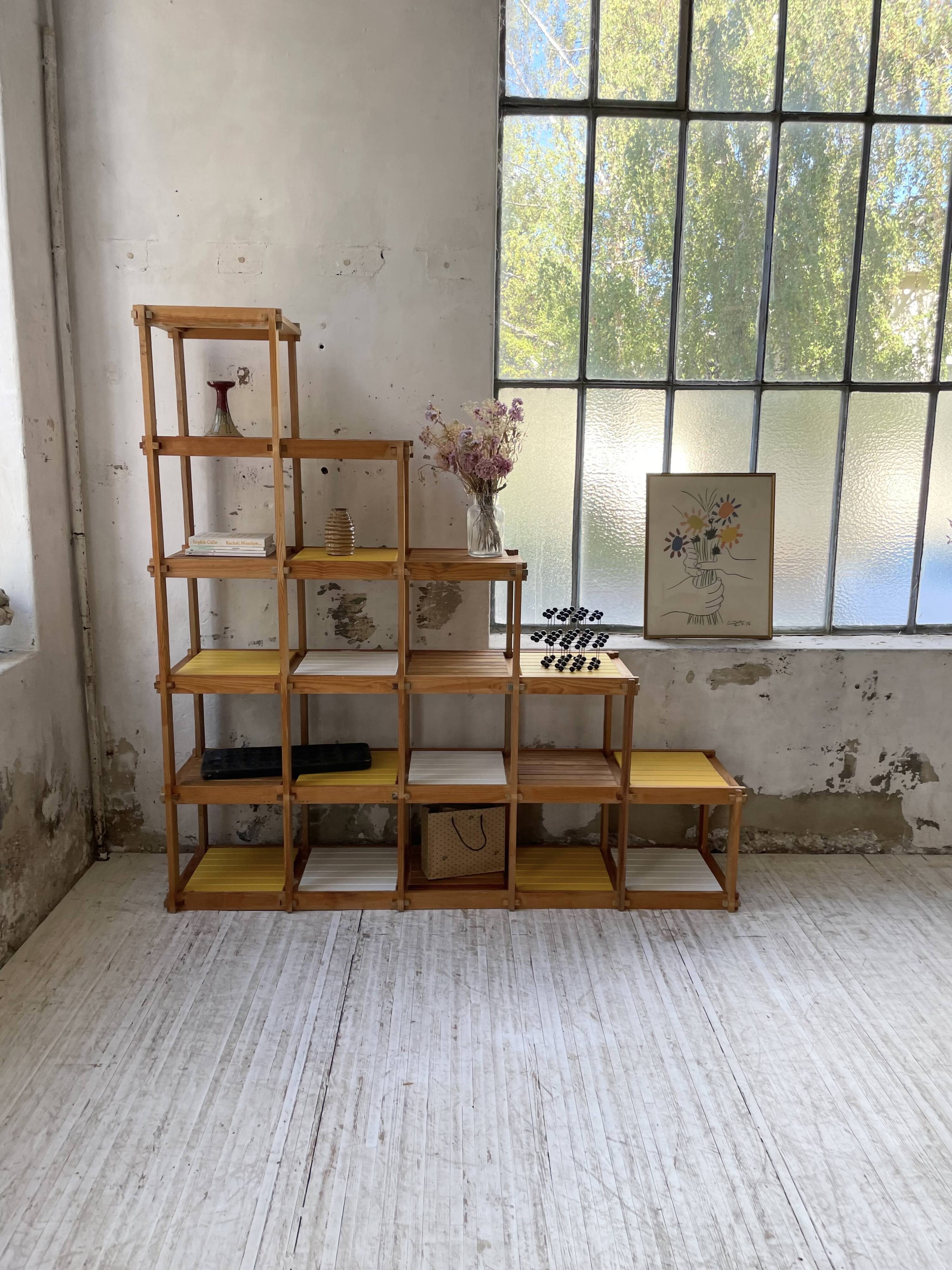 Bauhaus Maison Regain yellow white shelf