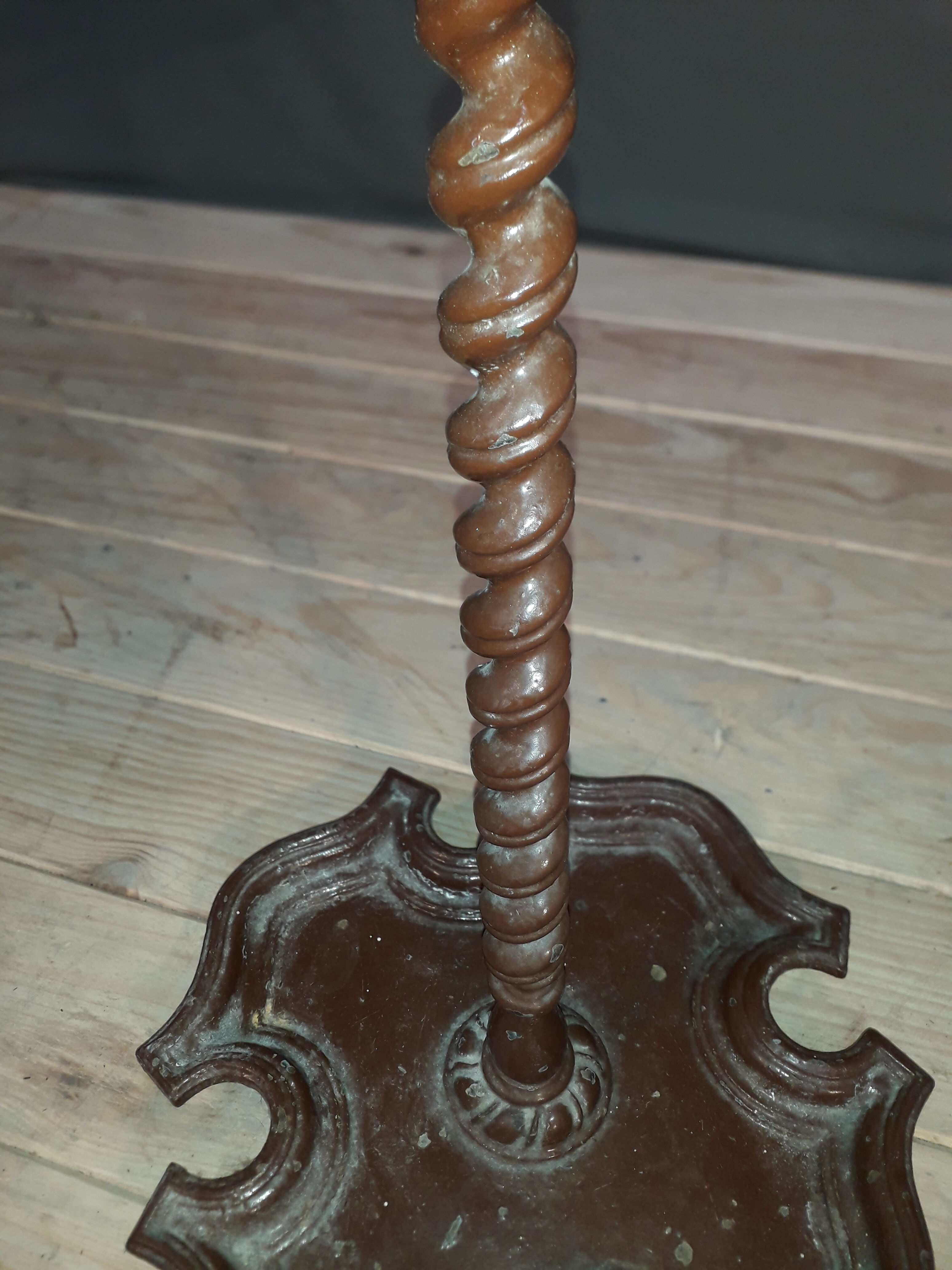 Cast iron umbrella holder