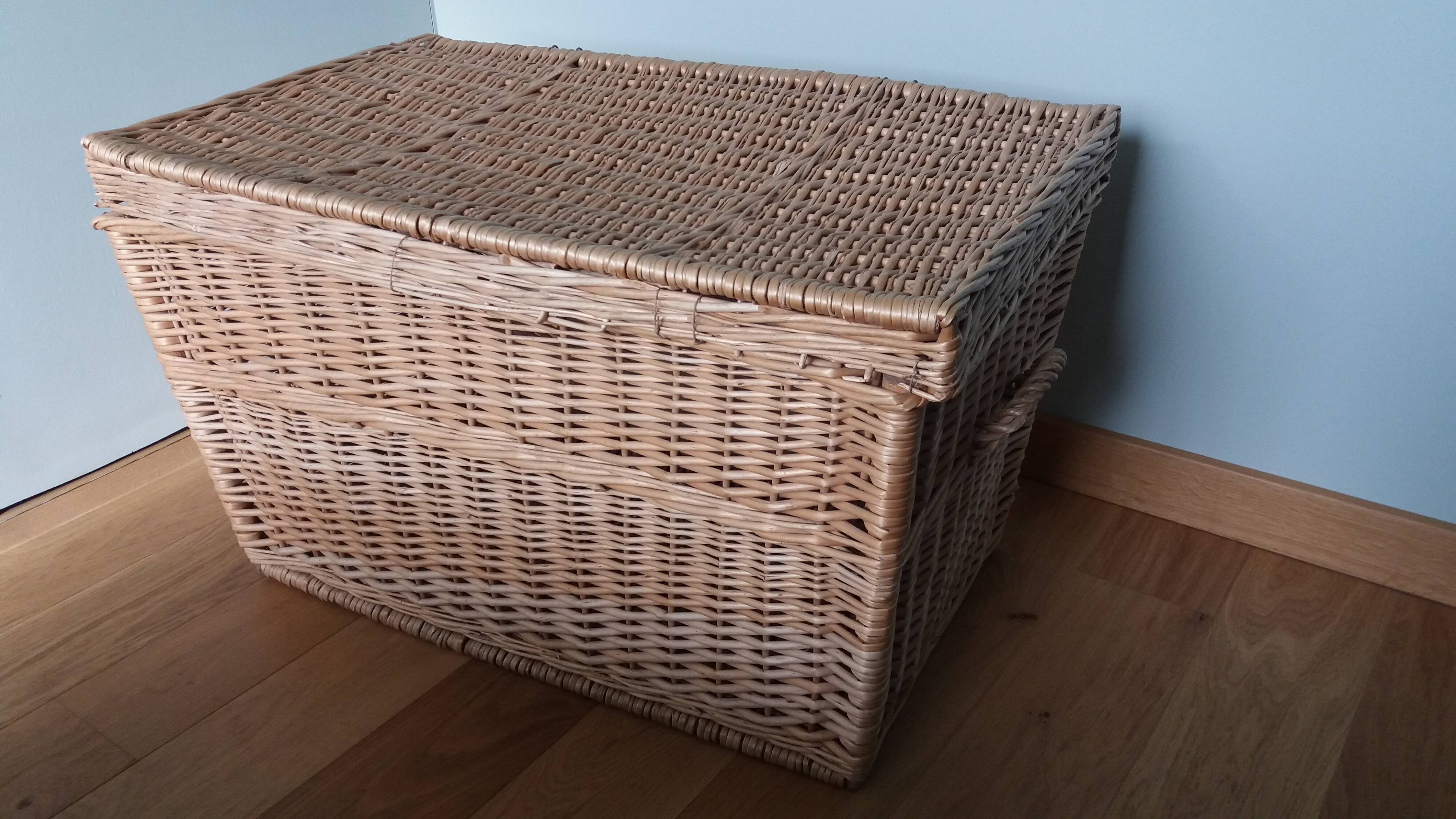 Wicker crate, very large basket