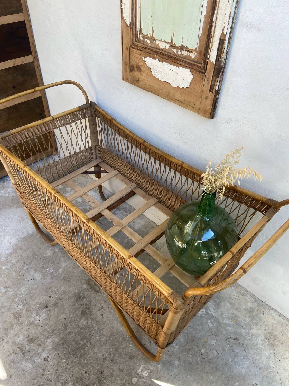 Rattan baby cot