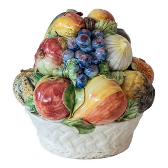 Old slip fruit basket trompe l'oeil