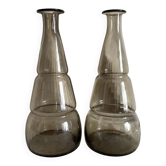 Paire de vases en verre fumé anciennes carafes