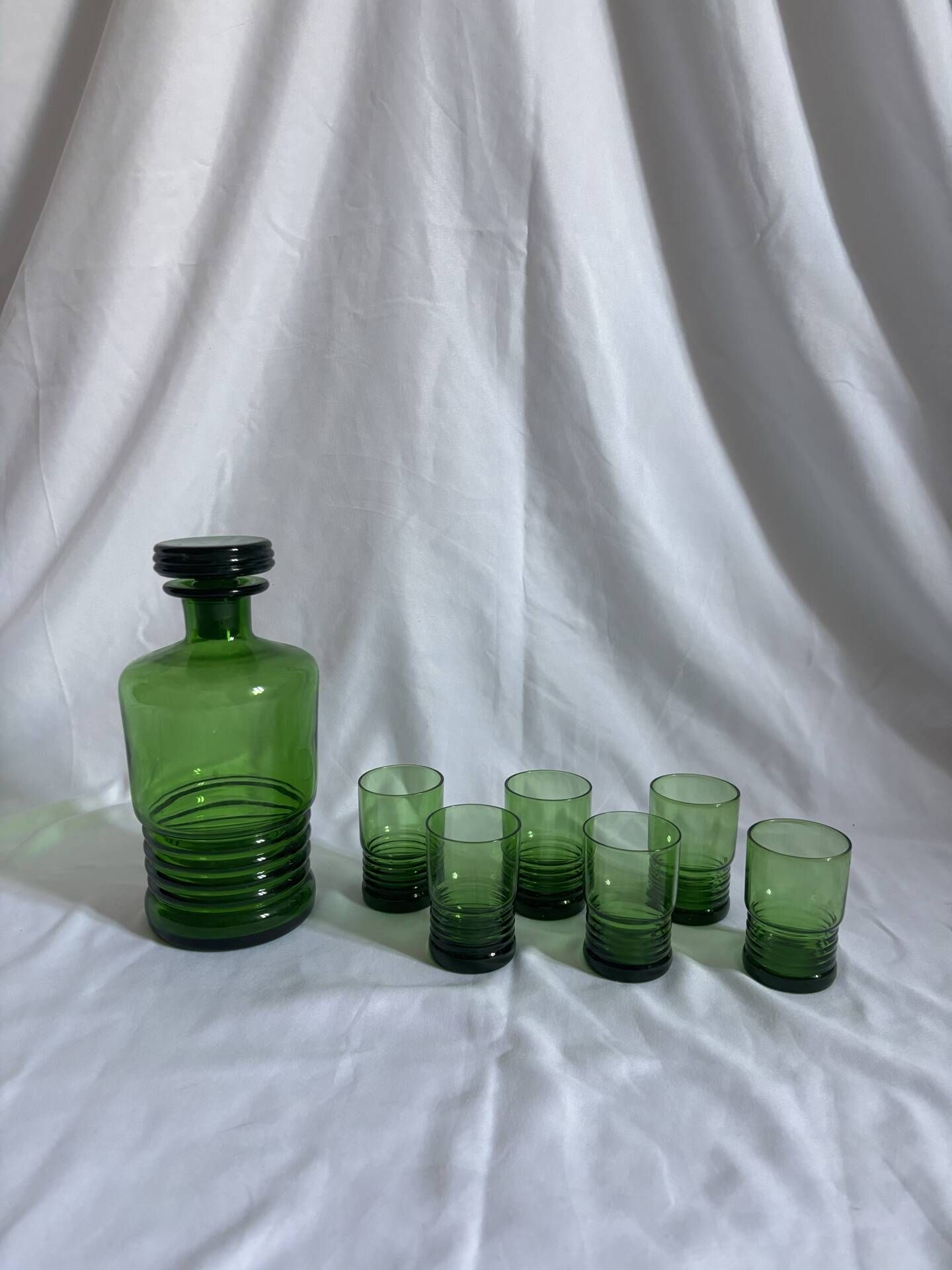 Vintage Emerald Green Glass Liqueur / Drink Service Rings