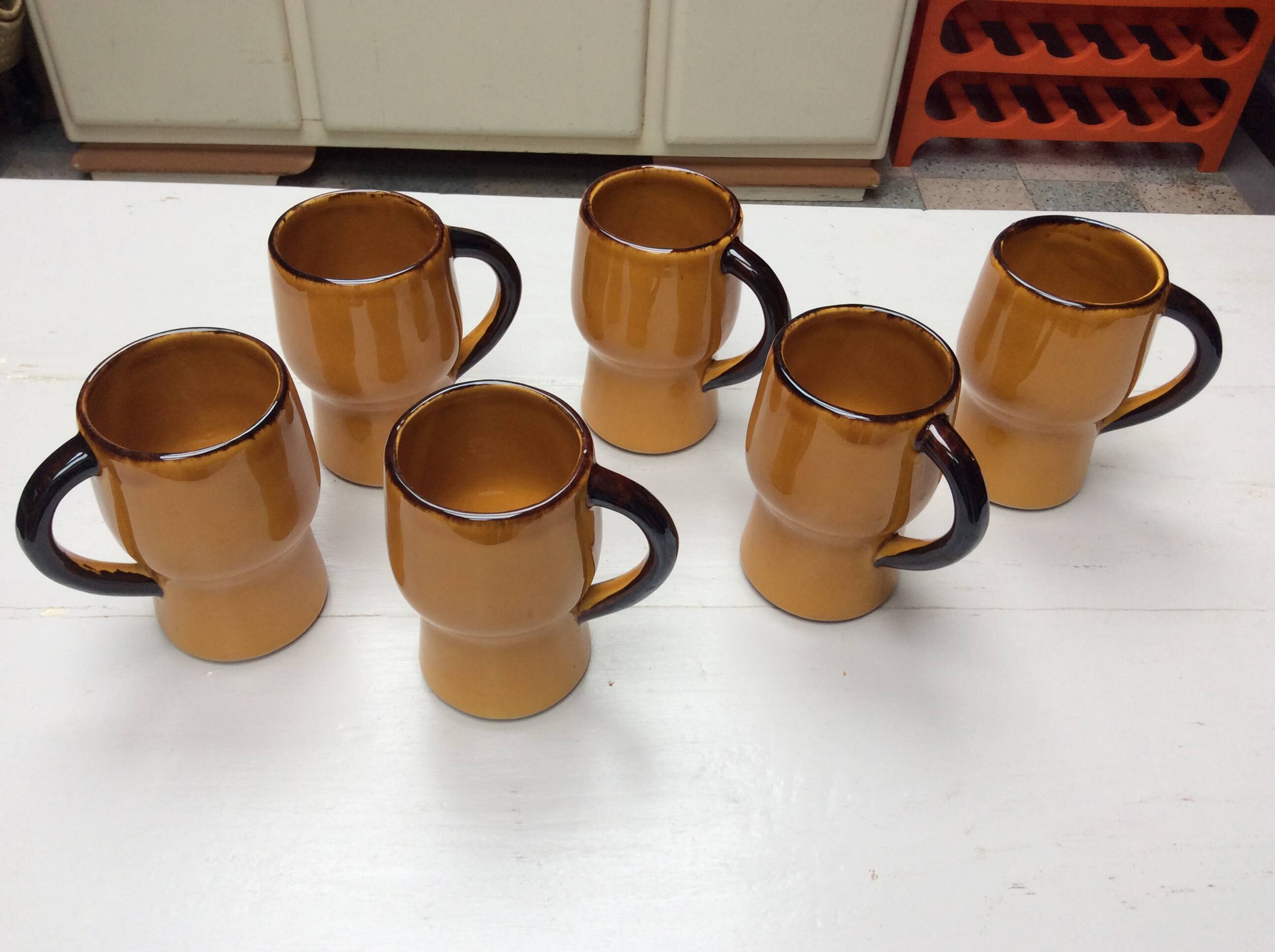 6 glazed terracotta mugs