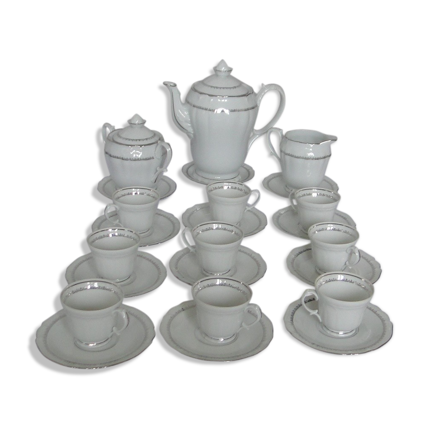 Service à café porcelaine Limoges ulim 12 pieces decor argente fond blanc