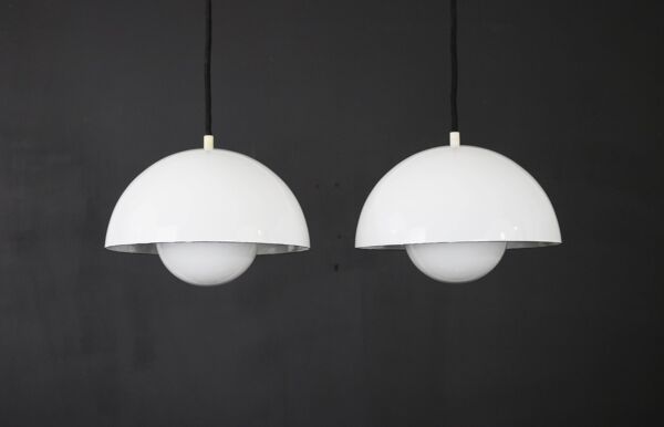 Paire iconique de lampes pots de fleurs en émail blanc VP1 - Verner Panton - 100 % originales - Louis Poulsen