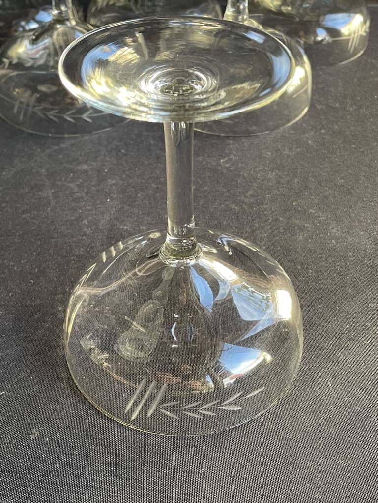 6 Champagne glasses – Cut crystal