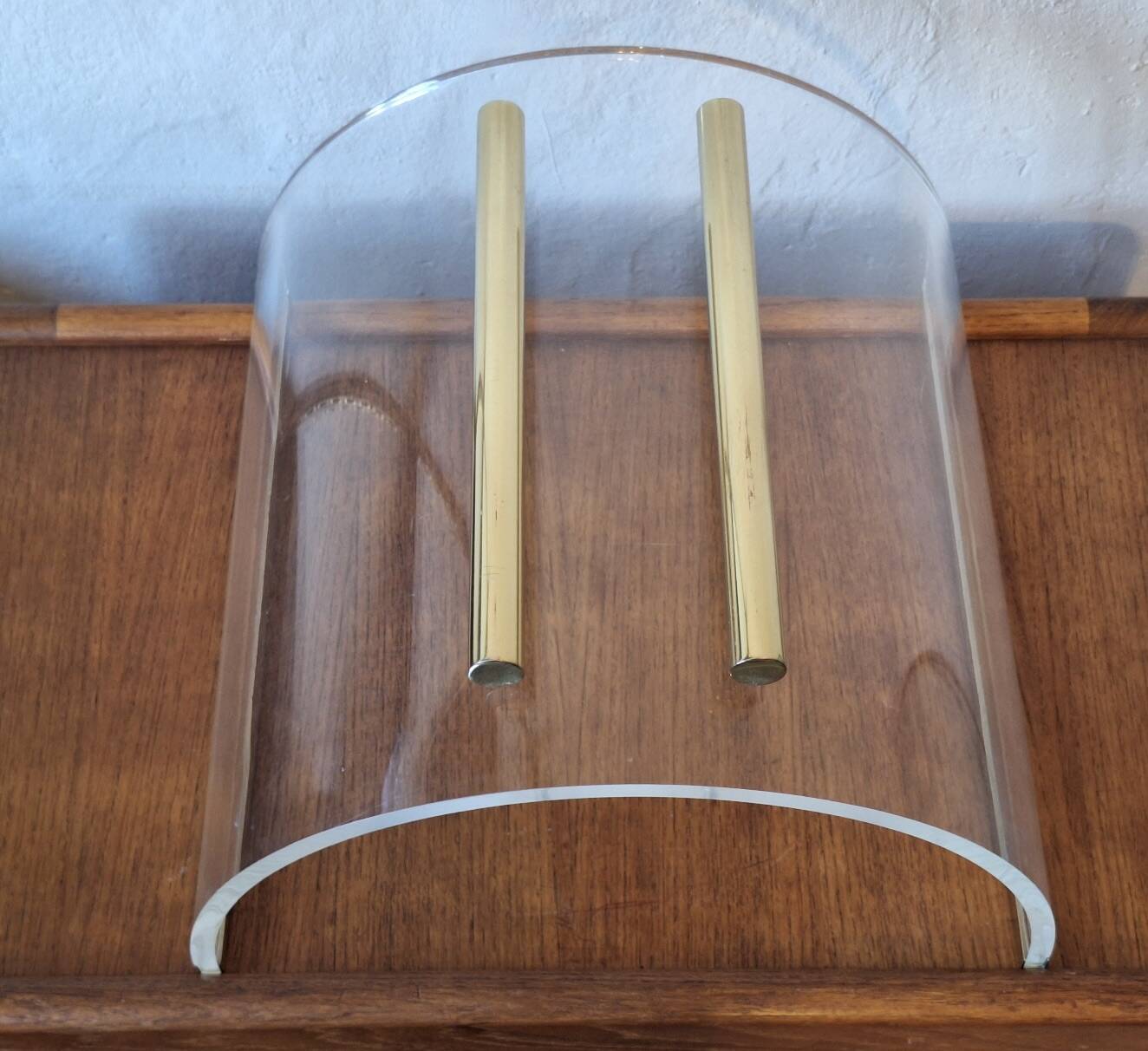 Italian magazine rack in acrylic and solid brass, 1970s
