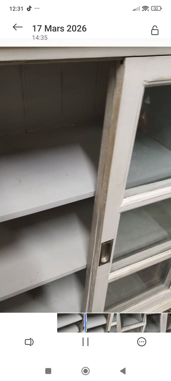 Meuble de métier, vitrine basse ancienne