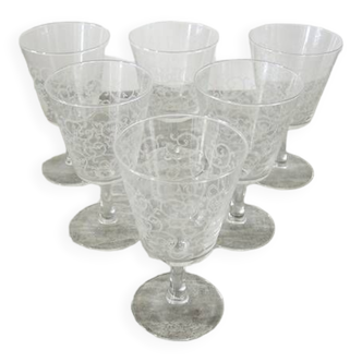 6 anciens verres à pied motif arabesques blanches h 14,2 cm