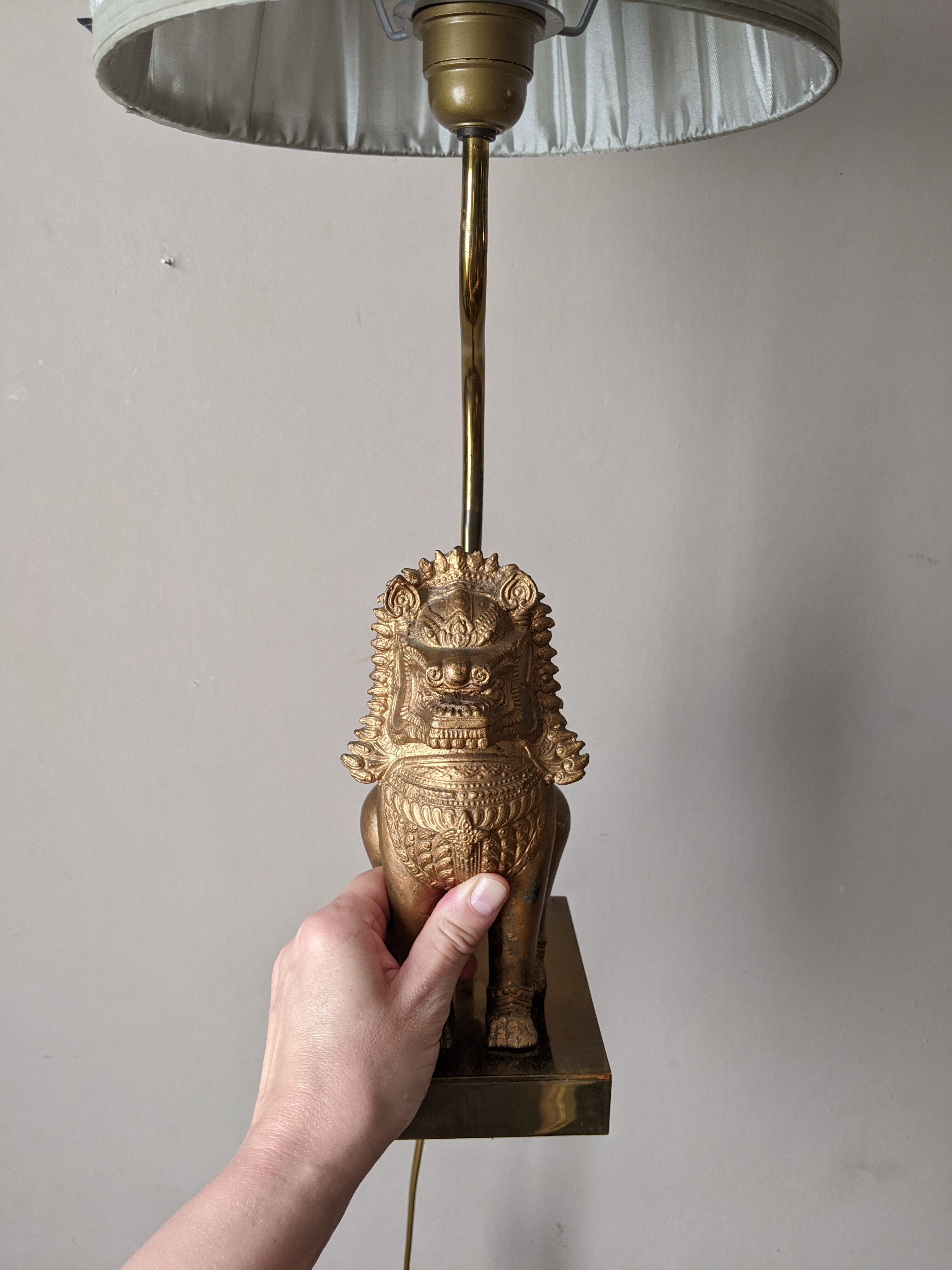 Thai Singha lion foo dog bedside lamp