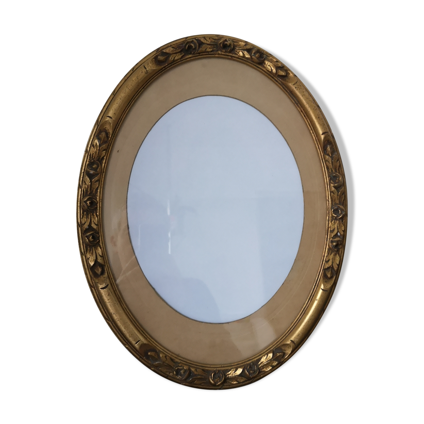 Golden frame floral pattern