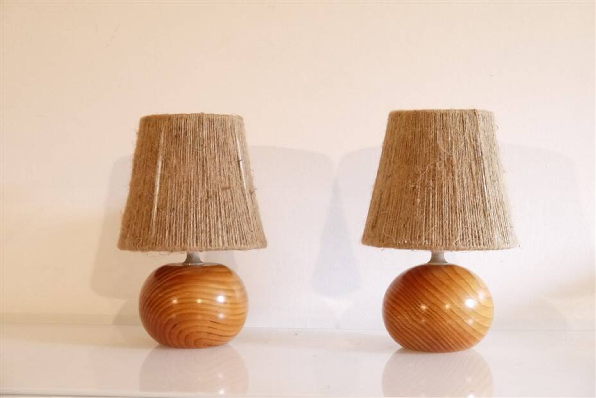 Paire de lampes vintage en bois et corde 1970