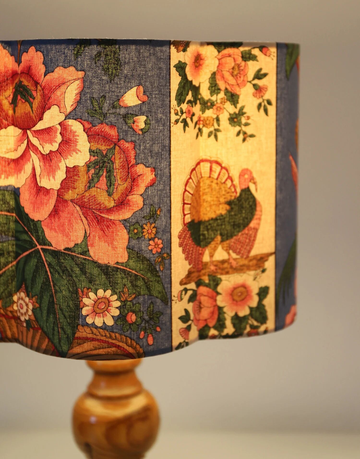 Handcrafted table lamp "Garden of Yesteryear" – Vintage turned wood from the 1970s