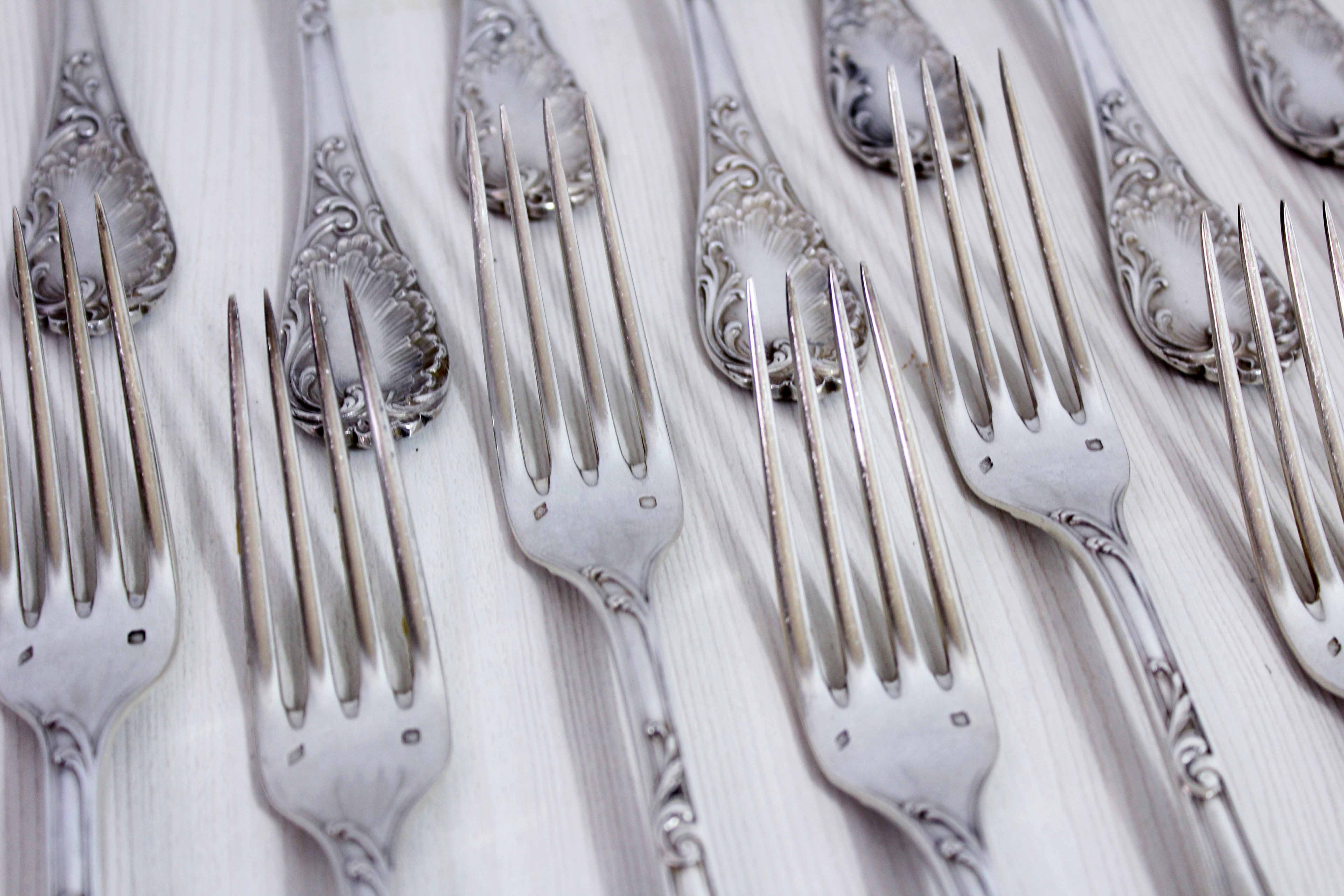 Set de 37 couverts Emile Puiforcat en argent massif