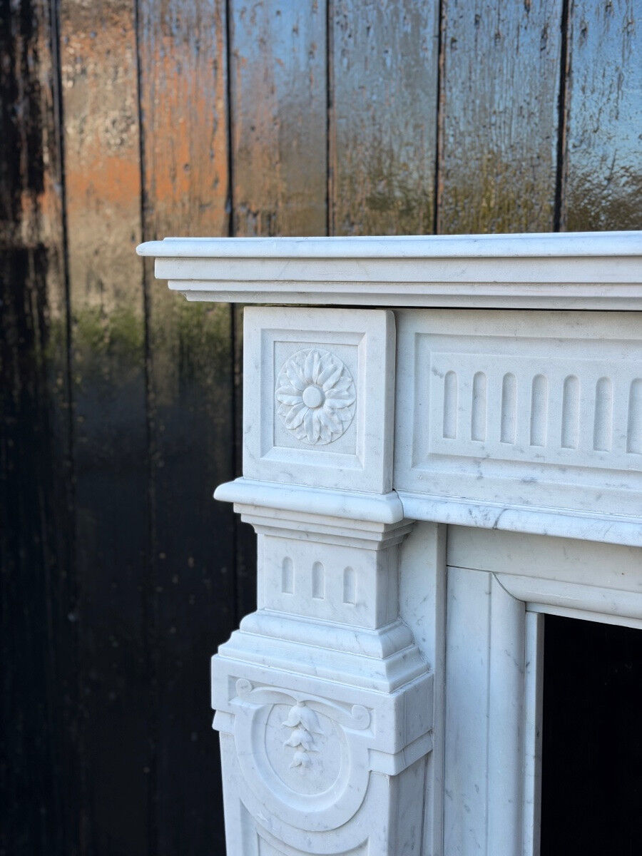 Louis XV style fireplace in white Carrara marble circa 1880