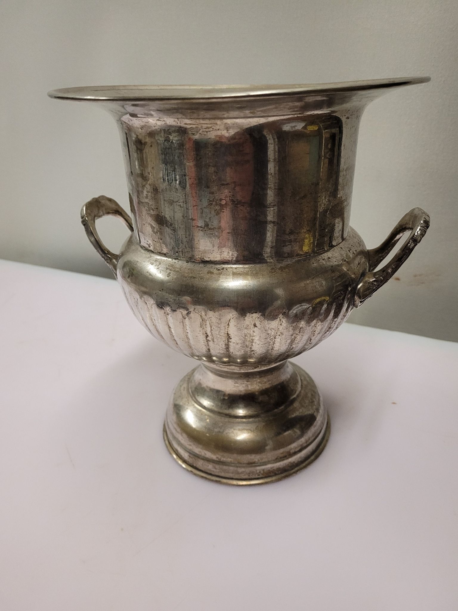 Antique champagne bucket in silver metal medicis shape