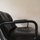 Fauteuil de bureau en cuir noir by Charles pollock pour Knoll,1970