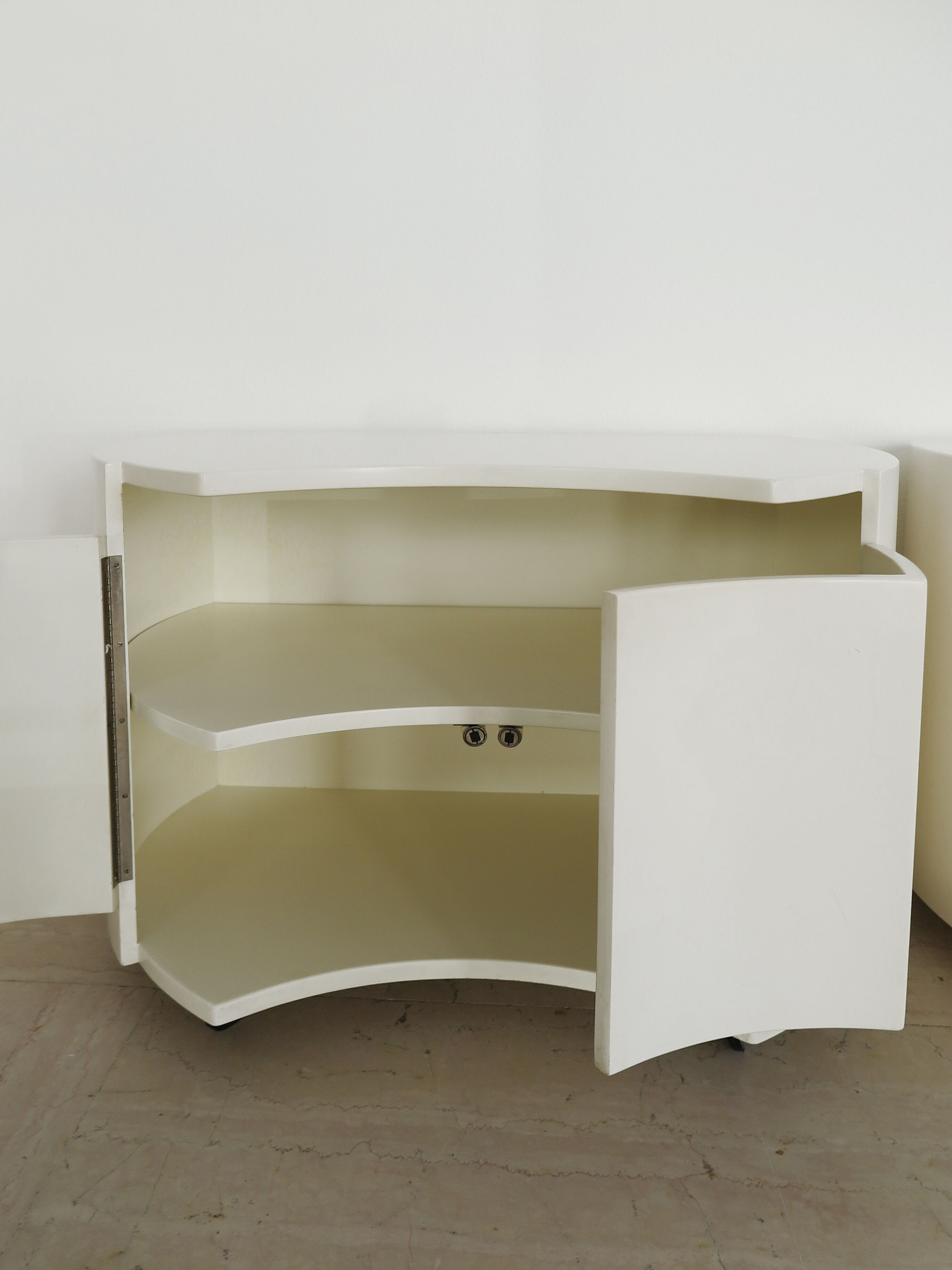 Simon Gavina Italian white lacquered wood  nigthstands, 1970s